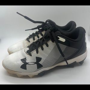 Boys Under Armour Baseball Cleats size 3.5 youth